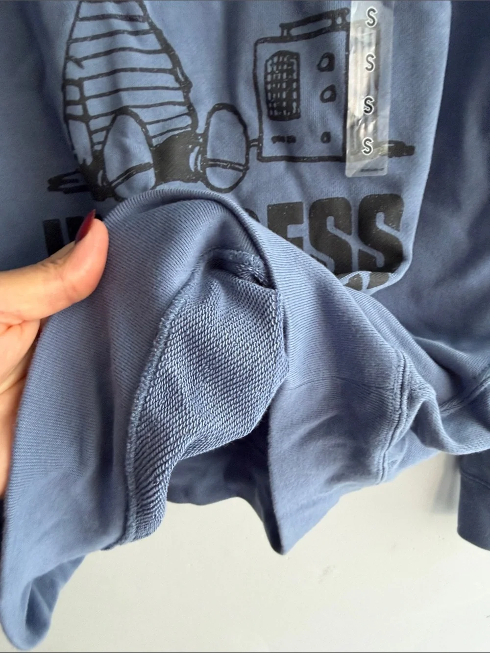 Uniqlo crewneck peanuts